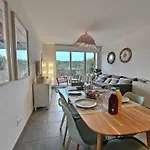 Lumineux, Neuf T2, Balcon, Vue Imprenable, Parking